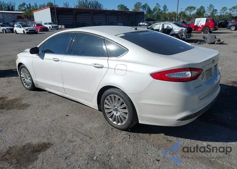 2016 Ford Fusion Hybrid Se z USA, uszkodzony, nr VIN 3FA6P0LU2GR323972